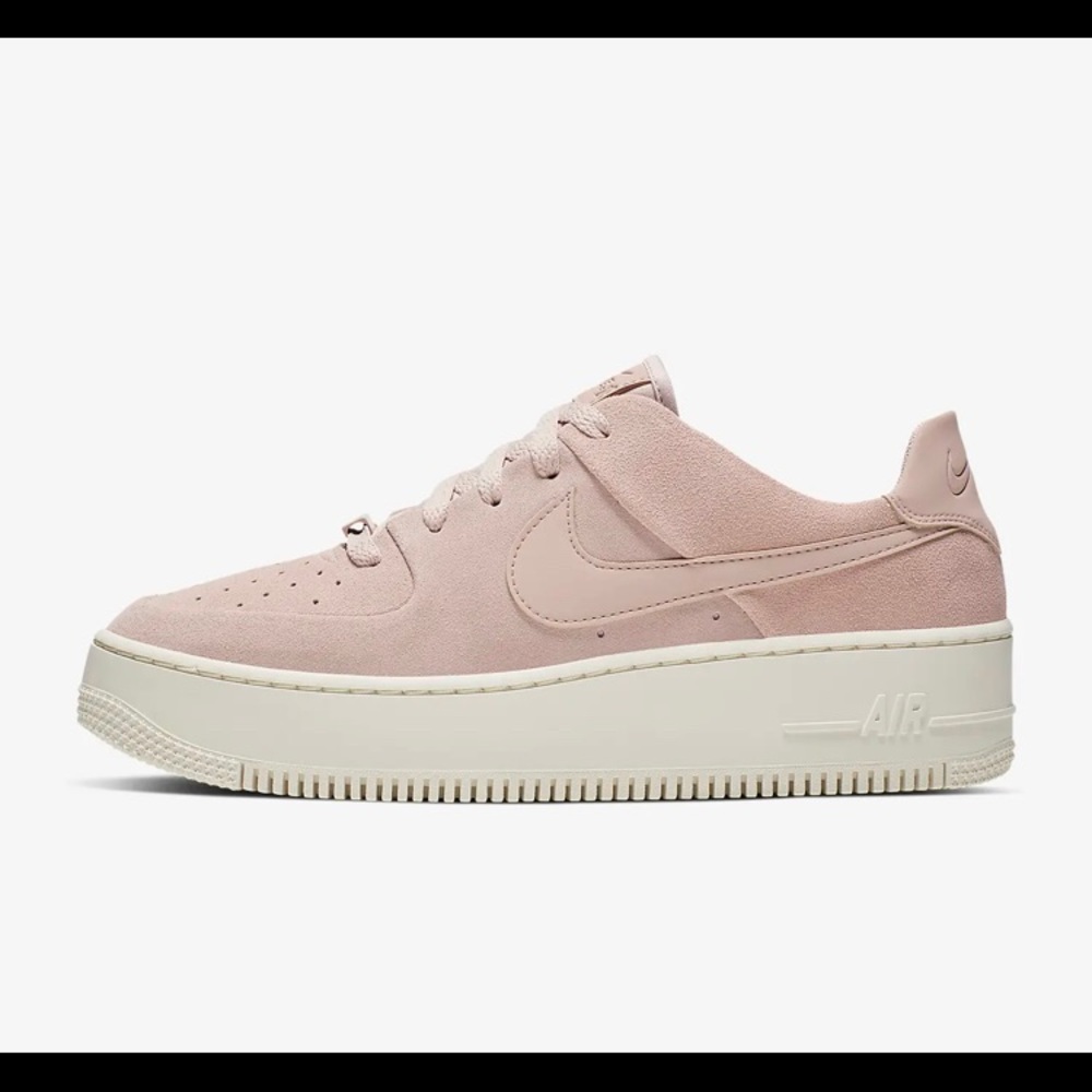 Like new! Nike Air Force 1 Sage Low